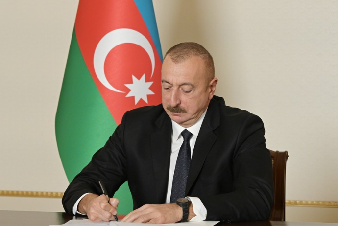Əcnəbilərə Azərbaycanda yaşamaq üçün icazənin verilməsi və uzadılması şərtləri dəyişib - FƏRMAN