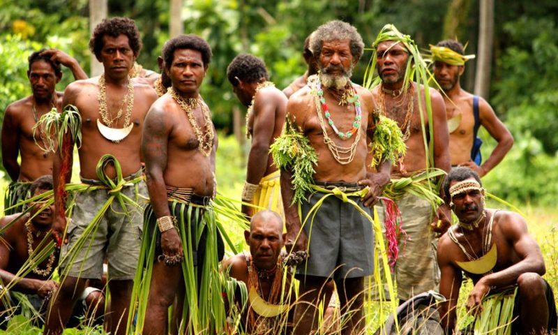 800 dilin danışıldığı-Papua Yeni Qvineya