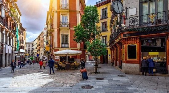 Turistlərin ən çox axın etdiyi əsrarəngiz şəhərlər - FOTOLAR