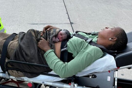 İstanbuldan Mançesterə uçan təyyarədə körpə doğuldu - FOTO