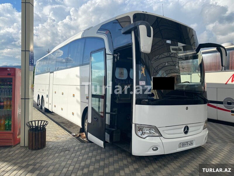 Mercedes avtobus 57 nəfər