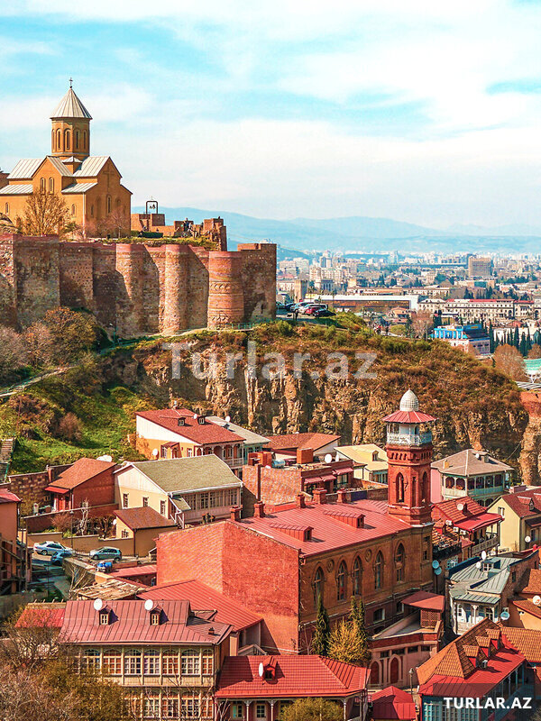 Yeni il Tbilisi turu