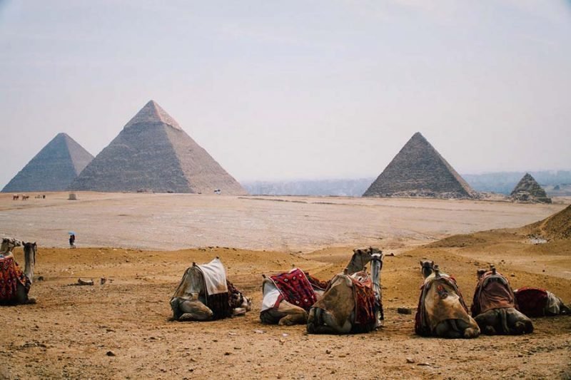 Misir piramidaları açaraq ölkəyə turist axınını artırmaq istəyir