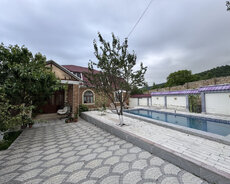 Qəbələ Mərkəzə 5 dəqiqə məsafədə hovuzlu villa