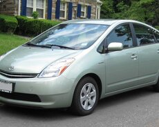 Toyota Prius icarə