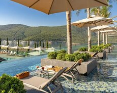 ''Bodrumda Möhtəsəm Tətil Istanbulda Alış-verişi''